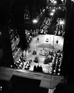 Images Dated 19th May 2011: Coronation scene in Westminster Abbey, 1953