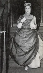 Jones Prints: The Countess of Rosse, Mother of the bridegroom in a dress of black