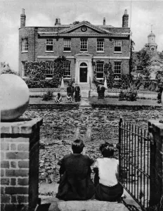 Evacuation Prints: A Country House School for Evacuated Architects