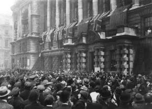 Images Dated 2nd August 2015: Crowds in the streets on Armistice Day, 11th November 1918