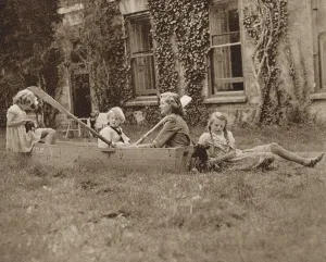 Daphne Prints: Daphne du Maurier and children at Menabilly, 1944