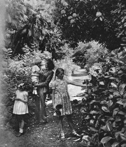 Daphne Prints: Daphne du Maurier and family at their Cornish home
