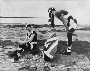 Swimsuit Prints: Dazzle style fashion on the beach, 1919