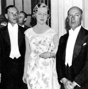 Sisters Prints: Diana Mitford