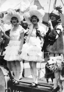 Sisters Prints: The Dolly Sisters