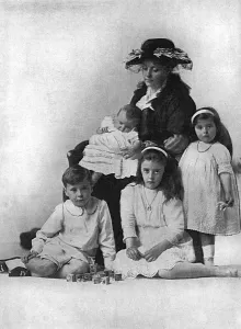 Nobility Prints: The Duchess of Norfolk and her children