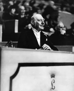 Nobility Prints: The Earl of Lonsdale at Bertram Mills Circus, 1935