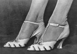 Bowes Prints: Elizabeth Bowes-Lyons wedding shoes