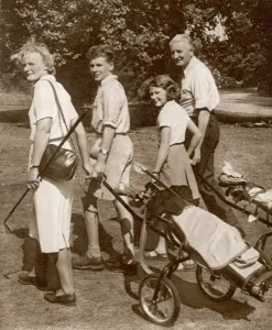 Course Prints: Family Golf at Burhill