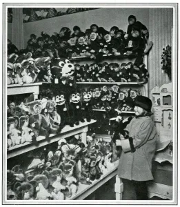 Store Prints: Felix the Cat toys on sale in a London shop, Christmas 1924