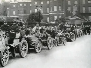 Driving Prints: Finish of the Thousand Miles Trial in 1900
