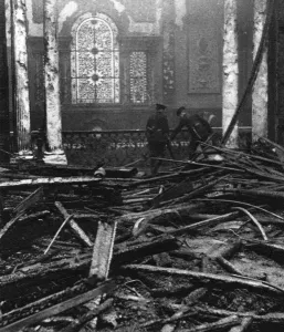 Disasters Prints: After the fire at Madame Tussauds, 1925