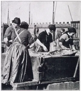 Twenties Prints: Fisherwomen at Rothesay 1927