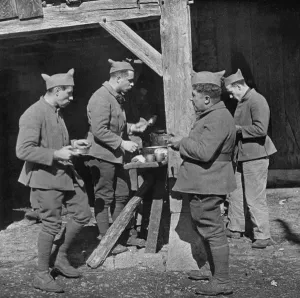 Lunch Prints: French soldiers eating, 1939