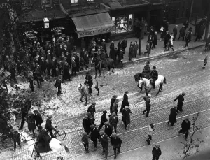 Issue Prints: The General Strike - Elephant & Castle