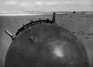 Dutch Prints: German mine landed on Dutch coast, 1939