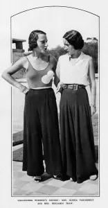 Sisters Prints: Gloria Vanderbilt and Mrs Benjamin Thaw