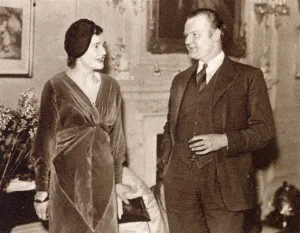Hospital Prints: Gordon West talks to Miss Helen Villiers, the younger daughter of Lady Kahleen Villers