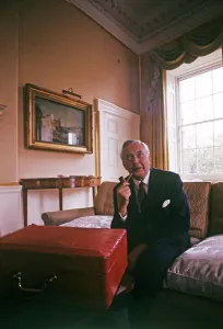 Harold Prints: Harold Wilson with red budget briefcase