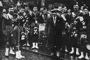 Volunteering Prints: Harry Lauder with his recruiting pipe band, WW1