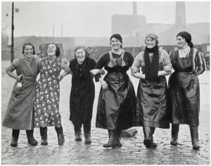 Group Prints: Herring Harvest in Great Yarmouth 1934