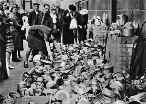 Aluminium Prints: Households Encouraged to Give Aluminium for the War Effort