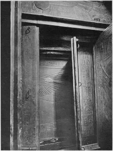 Ancient Prints: The huge sarcophagus of crystalline sandstone