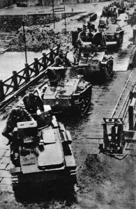 Common Wealth Prints: Japanese army cross Singapore causeway