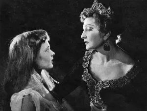 Dame Prints: Judi Dench as Ophelia and Coral Browne as Gertrude