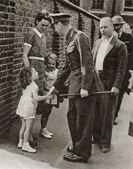 1940 Prints: King George VI's visit to the bomb-shattered East End of London in September 1940