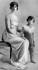 Moore Prints: Lady Drogheda and son, 1915