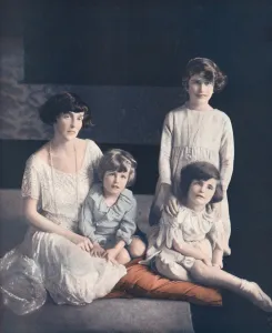 Bowes Prints: Lady Glamis and children
