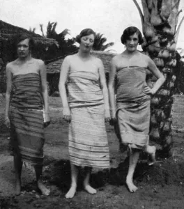 Roberts Prints: Lady Idina Hay at the Kenya Lido