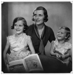 Ashley Prints: Lady Louis Mountbatten with Patricia and Pamela