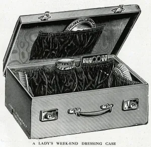 Luggage Prints: Ladys weekend dressing case