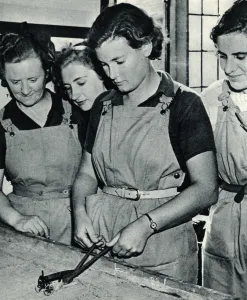 Dungarees Prints: Land girls in training 1939