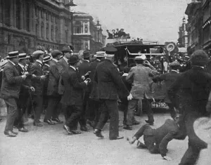 Declaration Prints: London crowd cheer Asquith