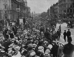 Declaration Prints: London crowd in Whitehall