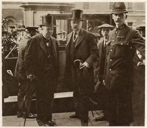 Britain Prints: Lord Kitchener and Lord Haldane arriving at the War Office