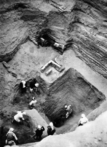 Excavations Prints: Lowest level of Mesopotamias oldest city