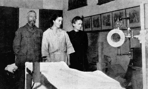 Madame Prints: Madame Curie visiting a war hospital