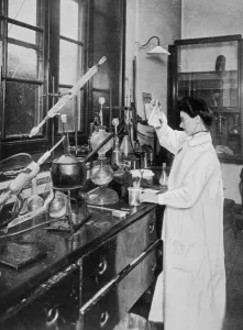 Student Prints: Medical Student in Lab