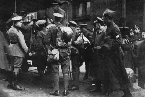 Volunteer Prints: Meeting troops on leave at London train station, WW1