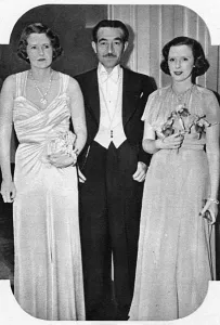 Writers Prints: Michael Arlen with Mrs Musker & Mrs Stanley-Clarke