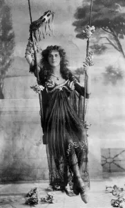 Swinging Prints: Miss Topsy Sinden