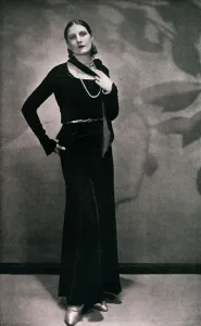 Pyjamas Prints: Molyneux velvet cocktail pyjamas, 1931