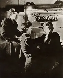 Designers Prints: Motley - Elizabeth Montgomery, Sophia & Peggy Harris
