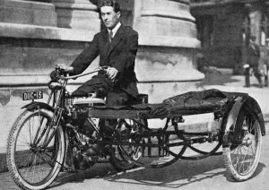 Vehicles Prints: Motor cycle with side-car ambulance, WW1