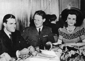 Squadron Prints: Mr & Mrs Charles Sweeny at the Dorchester
