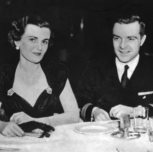 Argyll Prints: Mrs Charles Sweeny & Lt. Hoguet, US Navy